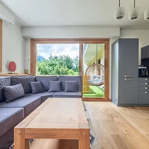 https://au-coeur-du-glacier-de-chamonix.hotels-rhonealpes.com
